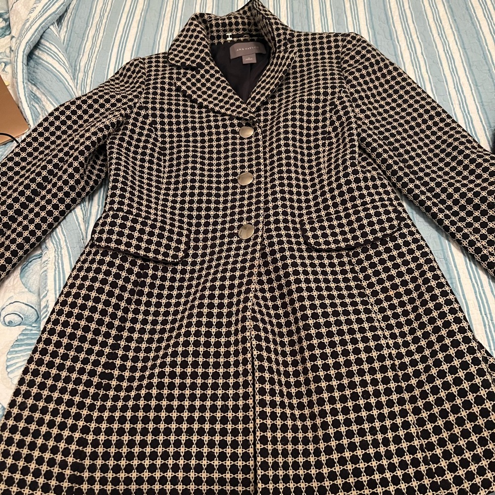 ANN TAYLOR SIZE 4. Gently used
